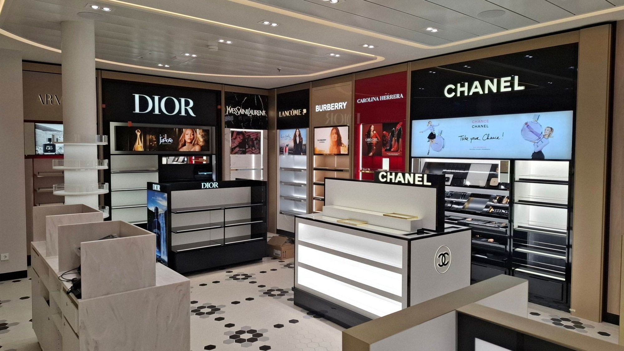 Materia-Studio-project-design-engineering-naval-interior-boutique-02